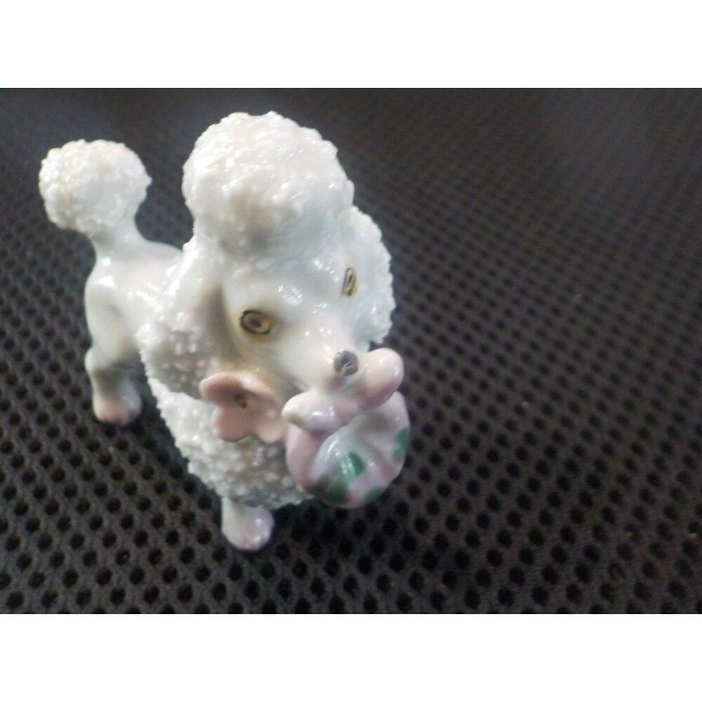 5 Vintage Miniature French Poodle Spaghetti Figurines Japan Sugar Coat Porcelain - Picture 4 of 9